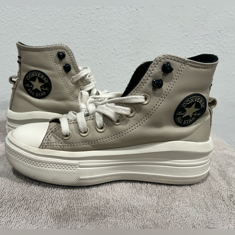 Converse Chuck Taylor All Star Leather Platform High Tops Women’s Size 5